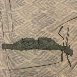 🧁Green lace Victoria secret bra